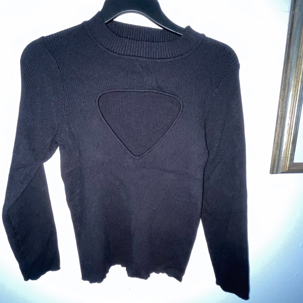 Zara sweater cutout detail on front✨